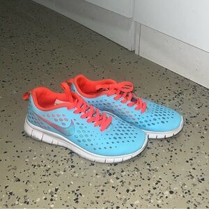 Nike Free Runs Blue/Rainbow Shoes